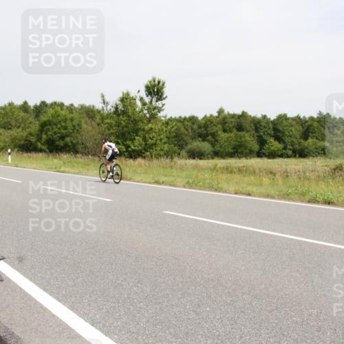 22.06.2025 - Viking Triathlon Yannick Fuchs http://msf.ph/oto/8083377 22.06.2025 12:58:02 Radfahren 240, 481 meine-sportfotos.de