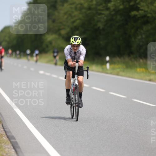 22.06.2025 - Viking Triathlon Yannick Fuchs http://msf.ph/oto/8083382 22.06.2025 12:30:08 Radfahren 39, 273 meine-sportfotos.de