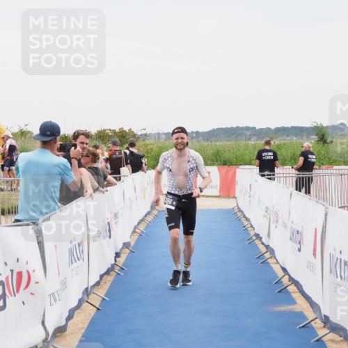 22.06.2025 - Viking Triathlon MichiJ http://msf.ph/oto/8083597 22.06.2025 16:10:23 Ziel 290, 396, 605 meine-sportfotos.de