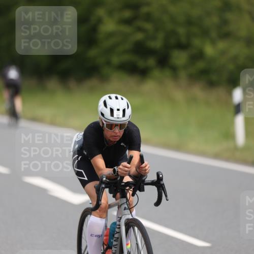 22.06.2025 - Viking Triathlon Yannick Fuchs http://msf.ph/oto/8083721 22.06.2025 12:31:36 Radfahren 37, 60, 114, 204, 266, 364, 412, 495, 500, 525, 540 meine-sportfotos.de