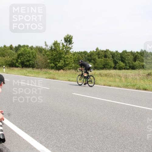 22.06.2025 - Viking Triathlon Yannick Fuchs http://msf.ph/oto/8084143 22.06.2025 13:00:22 Radfahren 41, 143, 376, 403 meine-sportfotos.de