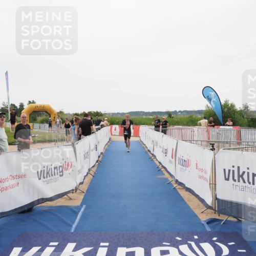 22.06.2025 - Viking Triathlon MichiJ http://msf.ph/oto/8084330 22.06.2025 16:19:44 Ziel 191, 372 meine-sportfotos.de
