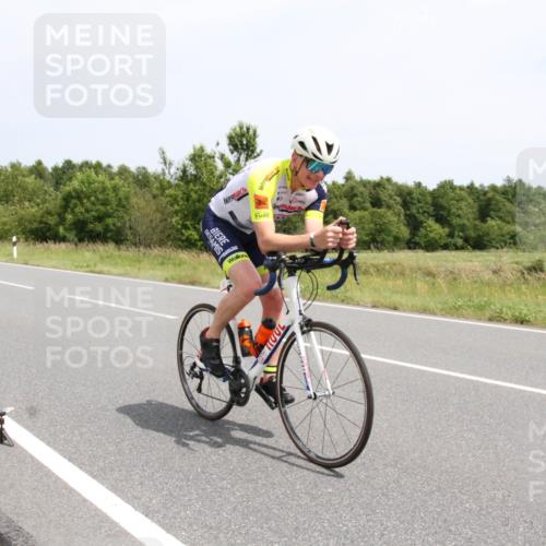 22.06.2025 - Viking Triathlon Yannick Fuchs http://msf.ph/oto/8084476 22.06.2025 13:03:13 Radfahren 86, 490, 657 meine-sportfotos.de