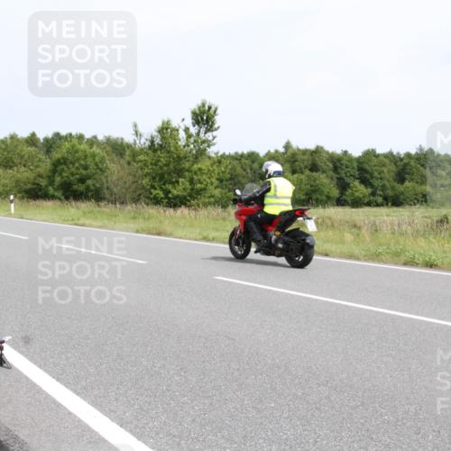22.06.2025 - Viking Triathlon Yannick Fuchs http://msf.ph/oto/8084787 22.06.2025 13:03:58 Radfahren 220, 324 meine-sportfotos.de