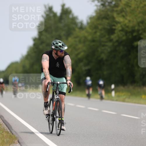 22.06.2025 - Viking Triathlon Yannick Fuchs http://msf.ph/oto/8084868 22.06.2025 12:35:56 Radfahren 77, 184, 237, 629 meine-sportfotos.de