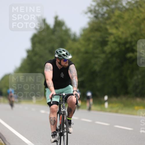 22.06.2025 - Viking Triathlon Yannick Fuchs http://msf.ph/oto/8084872 22.06.2025 12:35:56 Radfahren 77, 184, 237, 629 meine-sportfotos.de