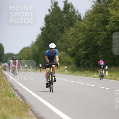 22.06.2025 - Viking Triathlon Yannick Fuchs http://msf.ph/oto/8084956 22.06.2025 12:36:15 Radfahren 8, 86, 95, 153, 166, 275, 433, 473, 640 meine-sportfotos.de