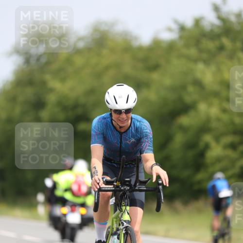 22.06.2025 - Viking Triathlon Yannick Fuchs http://msf.ph/oto/8084972 22.06.2025 12:36:18 Radfahren 8, 86, 95, 166, 433, 468, 473, 640 meine-sportfotos.de