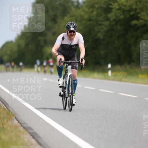 22.06.2025 - Viking Triathlon Yannick Fuchs http://msf.ph/oto/8085120 22.06.2025 12:36:39 Radfahren 28, 48, 97, 344, 419, 422 meine-sportfotos.de