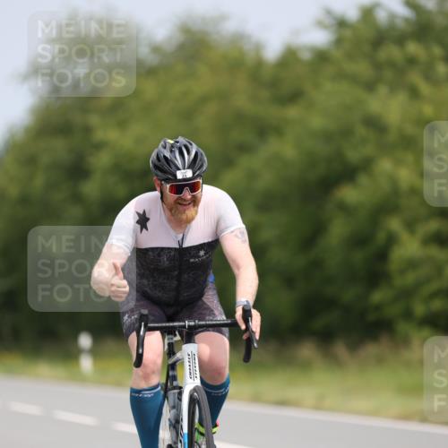 22.06.2025 - Viking Triathlon Yannick Fuchs http://msf.ph/oto/8085132 22.06.2025 12:36:40 Radfahren 28, 48, 97, 344, 419 meine-sportfotos.de