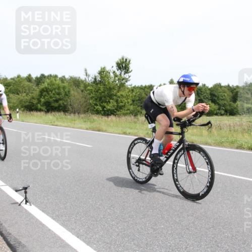 22.06.2025 - Viking Triathlon Yannick Fuchs http://msf.ph/oto/8085606 22.06.2025 13:08:21 Radfahren 115, 494 meine-sportfotos.de