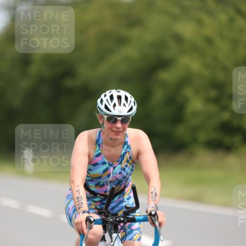 22.06.2025 - Viking Triathlon Yannick Fuchs http://msf.ph/oto/8085609 22.06.2025 12:38:51 Radfahren 54, 130, 156, 192, 194, 329, 335, 429, 555 meine-sportfotos.de