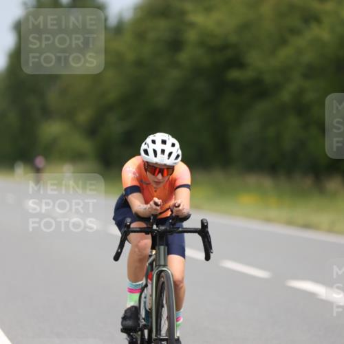 22.06.2025 - Viking Triathlon Yannick Fuchs http://msf.ph/oto/8085639 22.06.2025 12:38:55 Radfahren 54, 130, 140, 156, 192, 194, 329, 335, 555, 631 meine-sportfotos.de