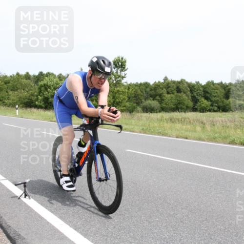 22.06.2025 - Viking Triathlon Yannick Fuchs http://msf.ph/oto/8085799 22.06.2025 13:09:20 Radfahren 109, 369, 442, 447, 639 meine-sportfotos.de
