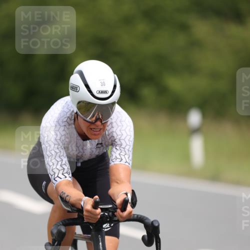 22.06.2025 - Viking Triathlon Yannick Fuchs http://msf.ph/oto/8085810 22.06.2025 12:40:02 Radfahren 30, 330 meine-sportfotos.de