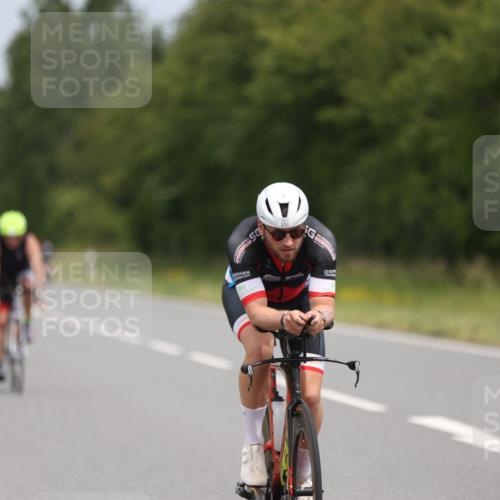 22.06.2025 - Viking Triathlon Yannick Fuchs http://msf.ph/oto/8085828 22.06.2025 12:40:08 Radfahren 330, 447 meine-sportfotos.de