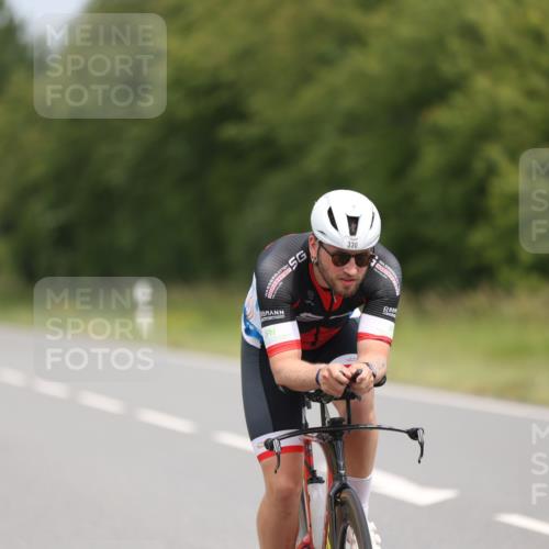 22.06.2025 - Viking Triathlon Yannick Fuchs http://msf.ph/oto/8085832 22.06.2025 12:40:08 Radfahren 330, 447 meine-sportfotos.de