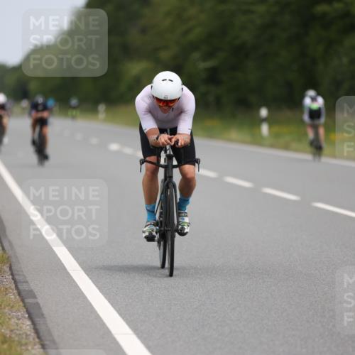 22.06.2025 - Viking Triathlon Yannick Fuchs http://msf.ph/oto/8086232 22.06.2025 12:43:17 Radfahren 40, 207, 291, 301, 438, 448, 546, 621 meine-sportfotos.de