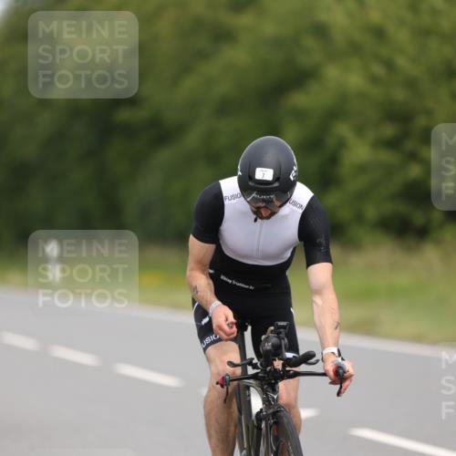 22.06.2025 - Viking Triathlon Yannick Fuchs http://msf.ph/oto/8086417 22.06.2025 12:43:54 Radfahren 7, 83, 196, 318 meine-sportfotos.de