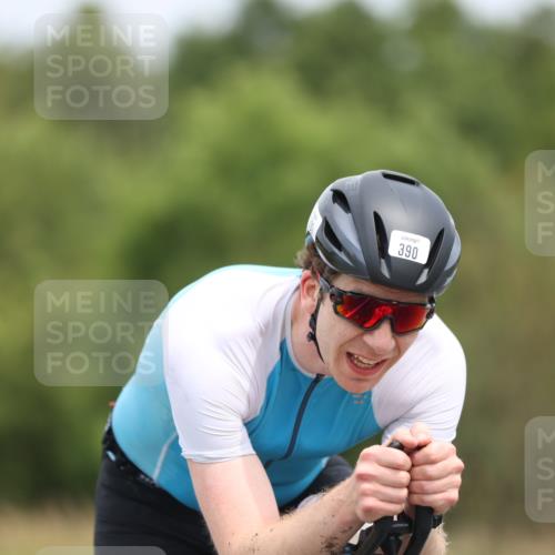 22.06.2025 - Viking Triathlon Yannick Fuchs http://msf.ph/oto/8087023 22.06.2025 12:47:50 Radfahren 103, 113, 149, 215, 390, 461 meine-sportfotos.de