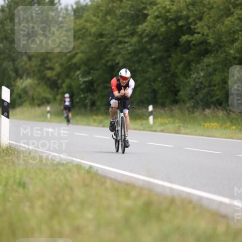 22.06.2025 - Viking Triathlon Yannick Fuchs http://msf.ph/oto/8087033 22.06.2025 12:48:16 Radfahren 300 meine-sportfotos.de