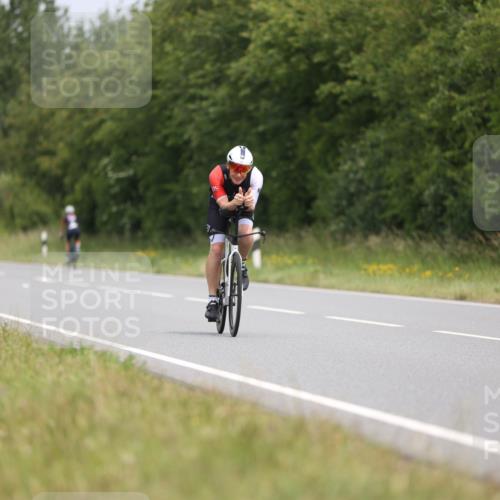 22.06.2025 - Viking Triathlon Yannick Fuchs http://msf.ph/oto/8087034 22.06.2025 12:48:17 Radfahren 300, 524 meine-sportfotos.de