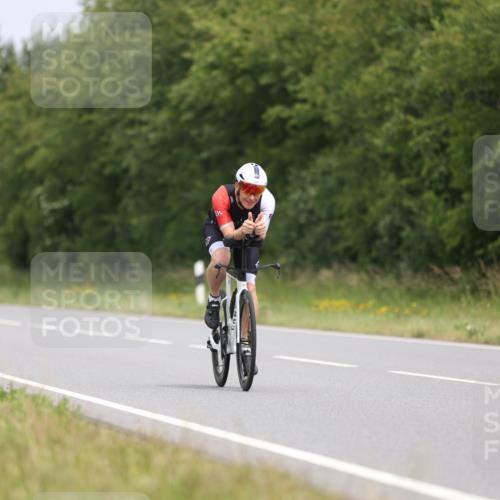 22.06.2025 - Viking Triathlon Yannick Fuchs http://msf.ph/oto/8087035 22.06.2025 12:48:17 Radfahren 300, 524 meine-sportfotos.de