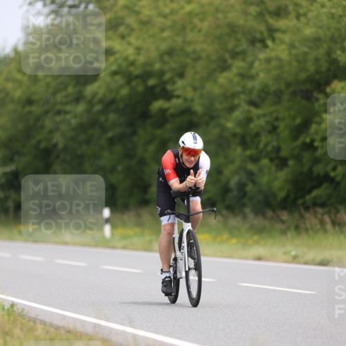 22.06.2025 - Viking Triathlon Yannick Fuchs http://msf.ph/oto/8087036 22.06.2025 12:48:17 Radfahren 300, 524 meine-sportfotos.de