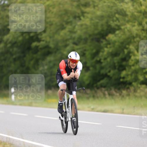 22.06.2025 - Viking Triathlon Yannick Fuchs http://msf.ph/oto/8087037 22.06.2025 12:48:18 Radfahren 300, 524 meine-sportfotos.de