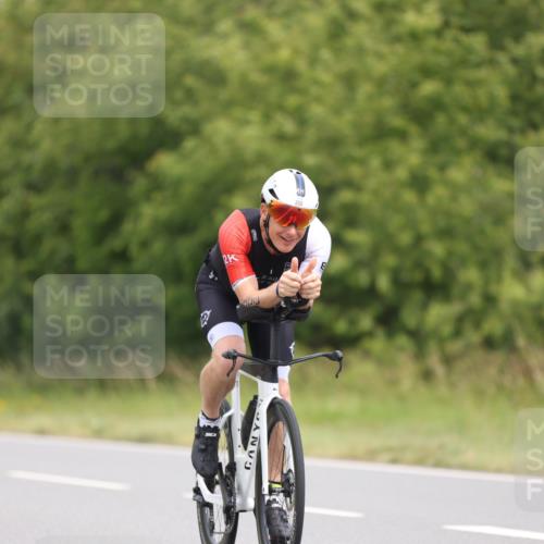 22.06.2025 - Viking Triathlon Yannick Fuchs http://msf.ph/oto/8087039 22.06.2025 12:48:18 Radfahren 300, 524 meine-sportfotos.de