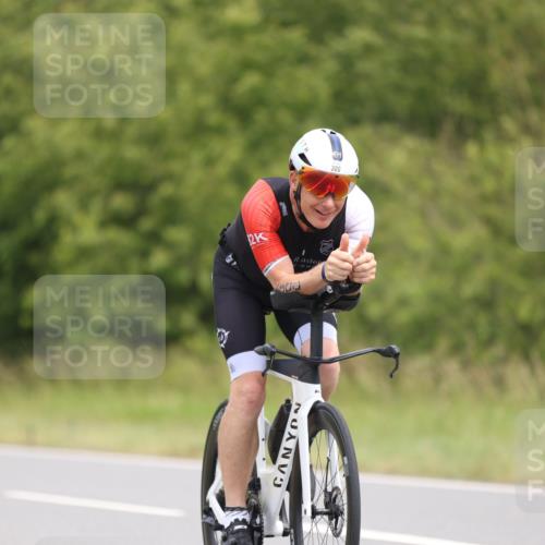22.06.2025 - Viking Triathlon Yannick Fuchs http://msf.ph/oto/8087040 22.06.2025 12:48:19 Radfahren 300, 524 meine-sportfotos.de