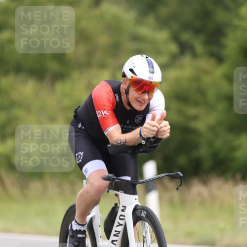 22.06.2025 - Viking Triathlon Yannick Fuchs http://msf.ph/oto/8087041 22.06.2025 12:48:19 Radfahren 300, 524 meine-sportfotos.de