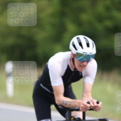 22.06.2025 - Viking Triathlon Yannick Fuchs http://msf.ph/oto/8087099 22.06.2025 12:50:54 Radfahren 75, 264, 304, 317, 436, 507, 630 meine-sportfotos.de