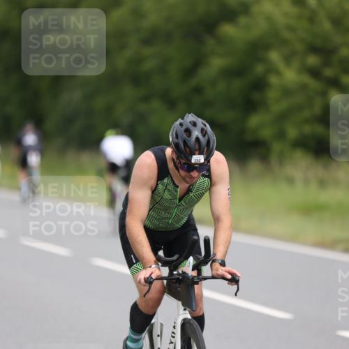22.06.2025 - Viking Triathlon Yannick Fuchs http://msf.ph/oto/8087131 22.06.2025 12:51:25 Radfahren 265, 296 meine-sportfotos.de