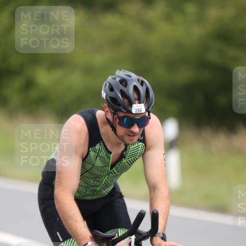 22.06.2025 - Viking Triathlon Yannick Fuchs http://msf.ph/oto/8087133 22.06.2025 12:51:25 Radfahren 265, 296 meine-sportfotos.de