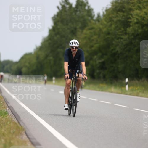 22.06.2025 - Viking Triathlon Yannick Fuchs http://msf.ph/oto/8087152 22.06.2025 12:51:56 Radfahren 456, 533, 615, 656 meine-sportfotos.de
