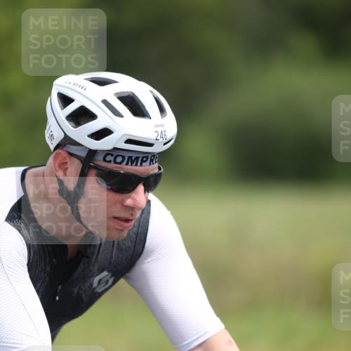 22.06.2025 - Viking Triathlon Yannick Fuchs http://msf.ph/oto/8087163 22.06.2025 12:56:51 Radfahren 246, 276, 305, 366, 542 meine-sportfotos.de