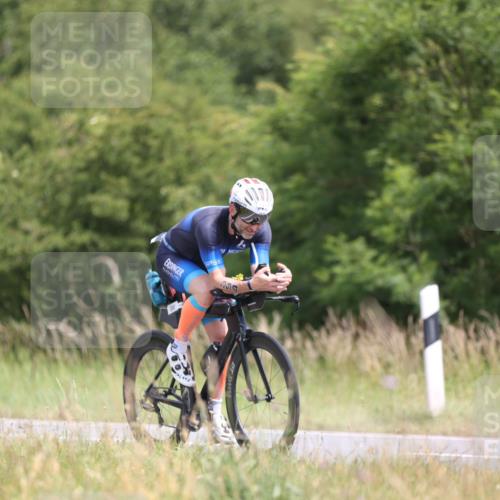 22.06.2025 - Viking Triathlon Yannick Fuchs http://msf.ph/oto/8087220 22.06.2025 12:58:08 Radfahren 337, 394 meine-sportfotos.de