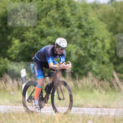 22.06.2025 - Viking Triathlon Yannick Fuchs http://msf.ph/oto/8087221 22.06.2025 12:58:08 Radfahren 337, 394 meine-sportfotos.de