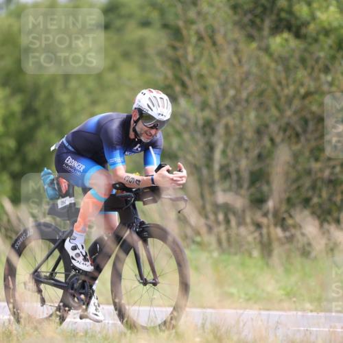 22.06.2025 - Viking Triathlon Yannick Fuchs http://msf.ph/oto/8087222 22.06.2025 12:58:09 Radfahren 337, 394 meine-sportfotos.de