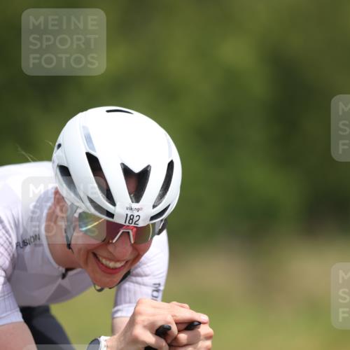 22.06.2025 - Viking Triathlon Yannick Fuchs http://msf.ph/oto/8087387 22.06.2025 13:01:42 Radfahren 182, 419 meine-sportfotos.de