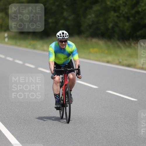 22.06.2025 - Viking Triathlon Yannick Fuchs http://msf.ph/oto/8087517 22.06.2025 13:04:52 Radfahren 450, 473, 623 meine-sportfotos.de
