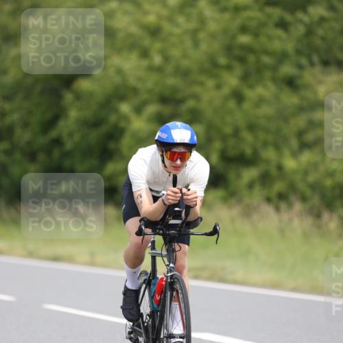 22.06.2025 - Viking Triathlon Yannick Fuchs http://msf.ph/oto/8087576 22.06.2025 13:08:19 Radfahren 115, 494 meine-sportfotos.de