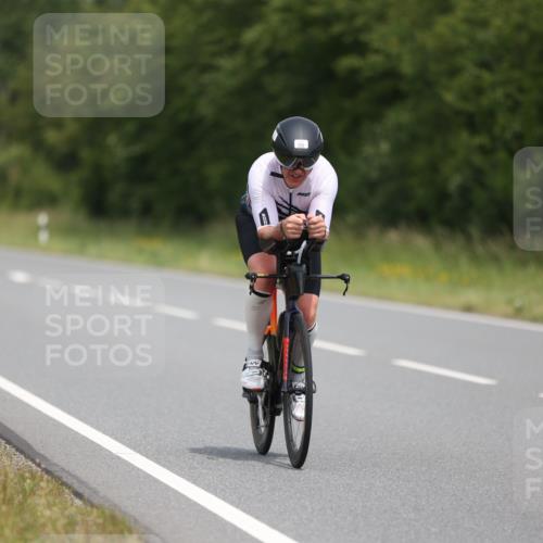 22.06.2025 - Viking Triathlon Yannick Fuchs http://msf.ph/oto/8087586 22.06.2025 13:08:40 Radfahren 290, 357 meine-sportfotos.de