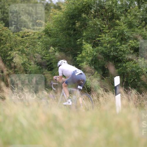 22.06.2025 - Viking Triathlon Yannick Fuchs http://msf.ph/oto/8087654 22.06.2025 13:10:01 Radfahren 25, 128, 181 meine-sportfotos.de