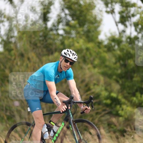 22.06.2025 - Viking Triathlon Yannick Fuchs http://msf.ph/oto/8087659 22.06.2025 13:10:03 Radfahren 25, 128, 181, 614 meine-sportfotos.de