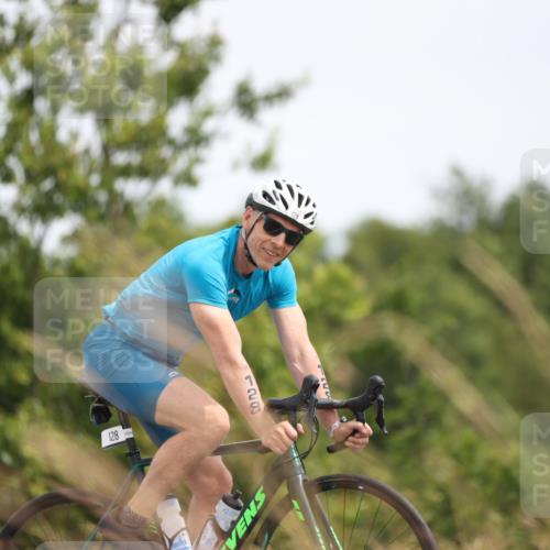 22.06.2025 - Viking Triathlon Yannick Fuchs http://msf.ph/oto/8087661 22.06.2025 13:10:03 Radfahren 25, 128, 181, 614 meine-sportfotos.de