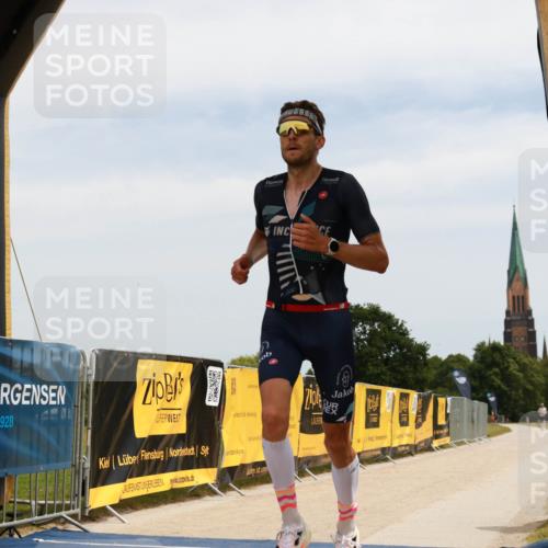 22.06.2025 - Viking Triathlon H.Heesch http://msf.ph/oto/8087662 22.06.2025 12:37:02 Laufen 557 meine-sportfotos.de