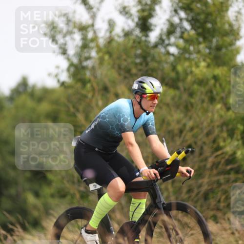 22.06.2025 - Viking Triathlon Yannick Fuchs http://msf.ph/oto/8087680 22.06.2025 13:10:07 Radfahren 25, 128, 181, 614 meine-sportfotos.de