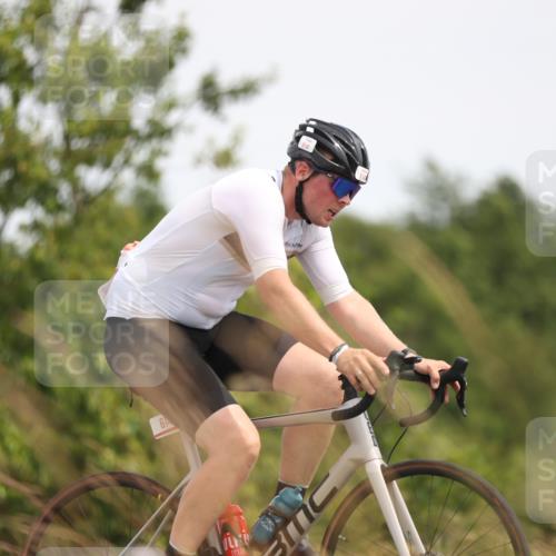 22.06.2025 - Viking Triathlon Yannick Fuchs http://msf.ph/oto/8087695 22.06.2025 13:10:10 Radfahren 25, 181, 614 meine-sportfotos.de